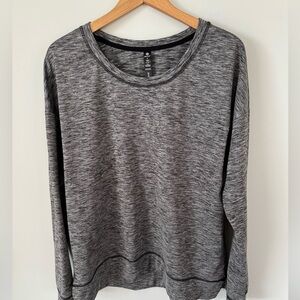 90 degree medium weight athletic top